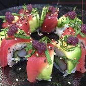 Chez L’Instant Sushi, le plaisir des yeux va de pair avec celui des papilles ! 🤩

Découvrez nos recettes colorées, comme le délicieux Cali Natsu ! 🥢
.
.
.
#InstantSushi #instafood #yummi #sashimi #sushitime